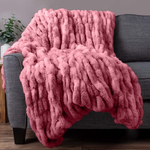 Lavish Home 60x80-Inch Ruched Faux Fur Blanket for Sofas and Beds (Pink)