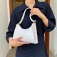 thumbnail image 4 of Bolso de hombro de cuero PU para mujer – Bolso versátil, bandolera ajustable, bolsa casual para trabajo, viajes, compras, encaja con cartera de móvil, regalo elegante, 4 of 6