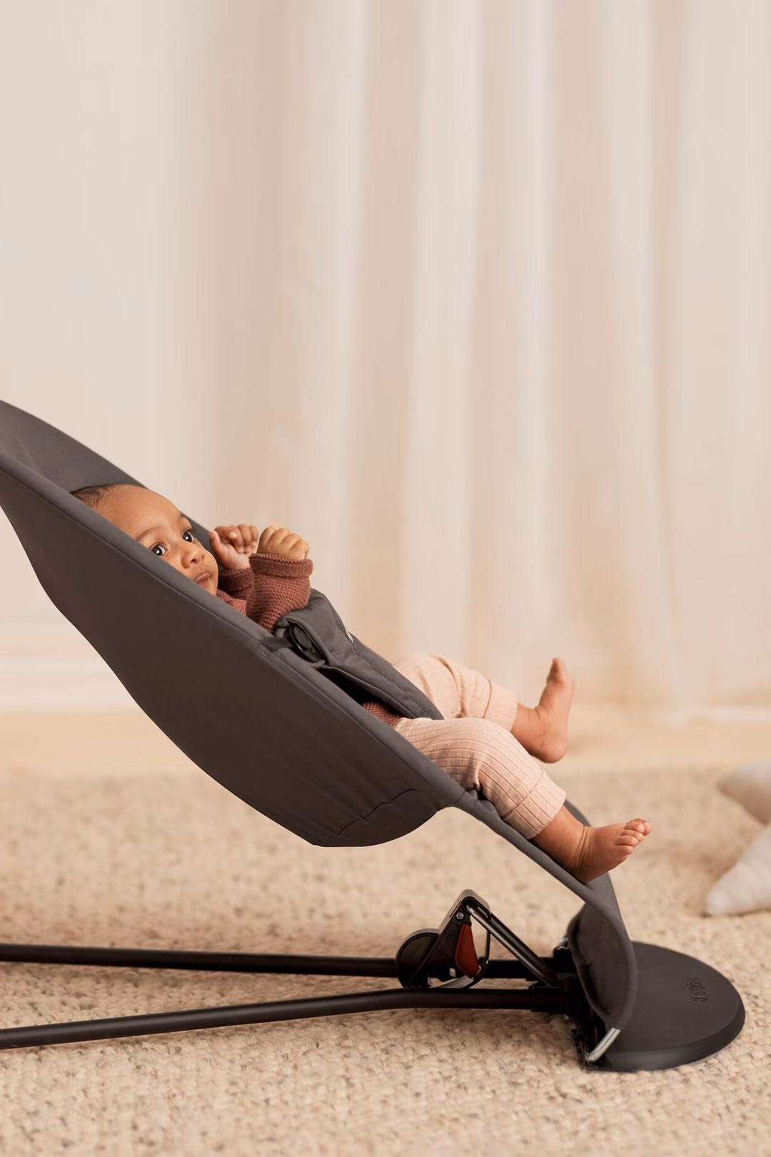 thumbnail image 4 of BabyBjorn Bouncer Balance Soft, Woven/Jersey, Tri-Fabric, Dark Grey, 4 of 5