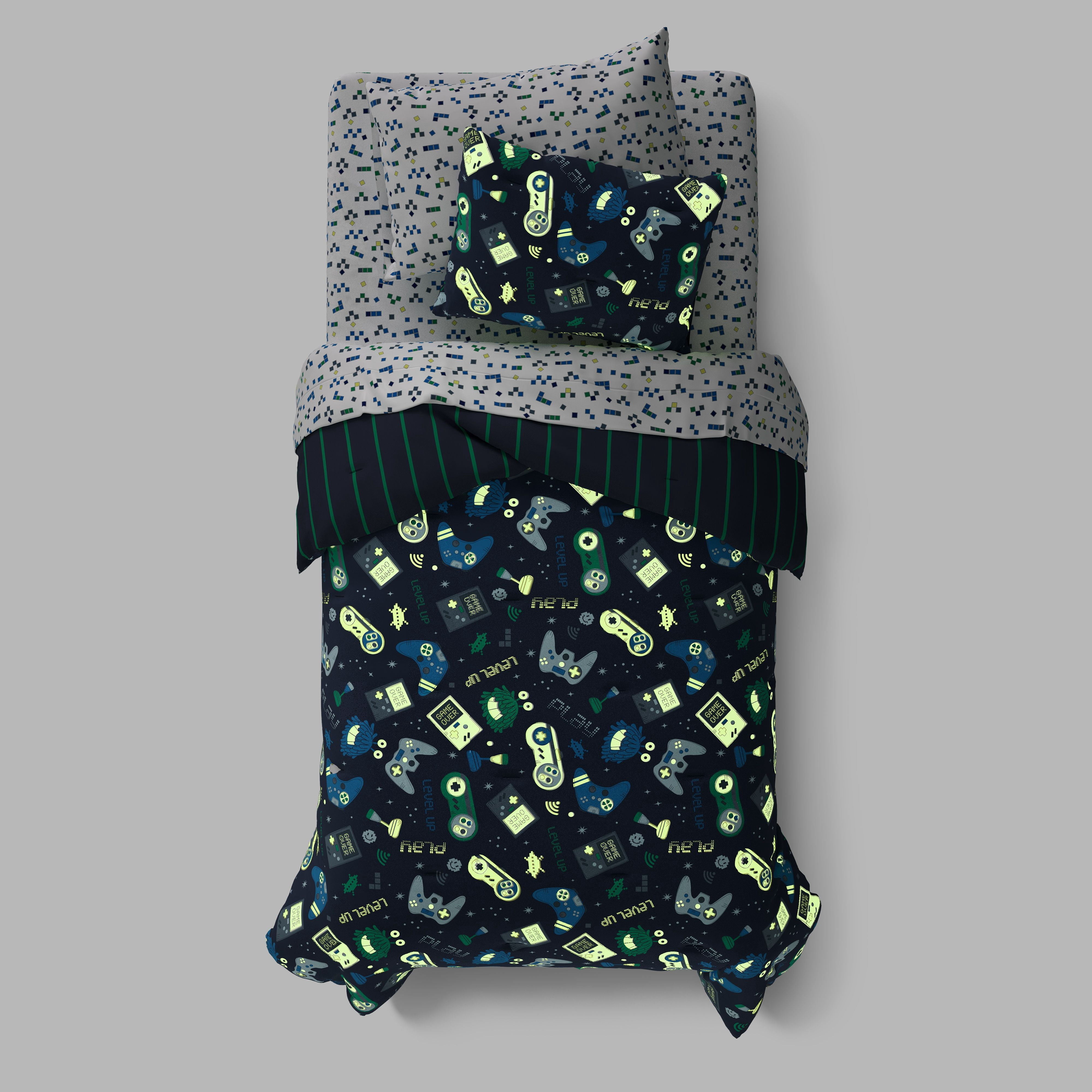 Mainstays Kids Glow in the Dark Gamer Reversible Comforter Set with Sheets, Twin, 5 Pieces