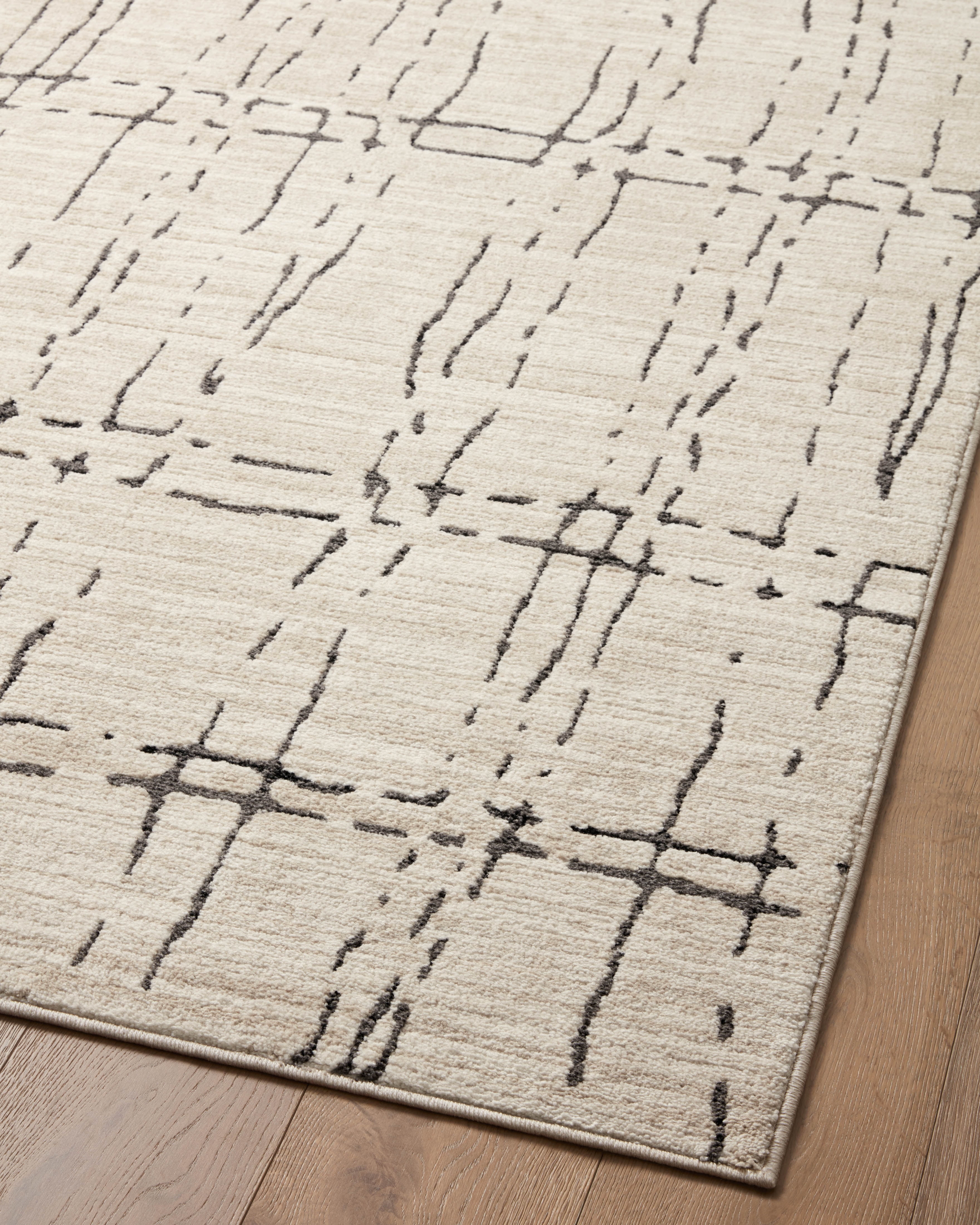 Loloi Darby Sand / Dk. Grey 2'-7" x 10'-0" Runner Rug