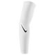 thumbnail image 1 of Funda Nike PRO DRI-FIT 4.0 Blanca Small/Medium, 1 of 1