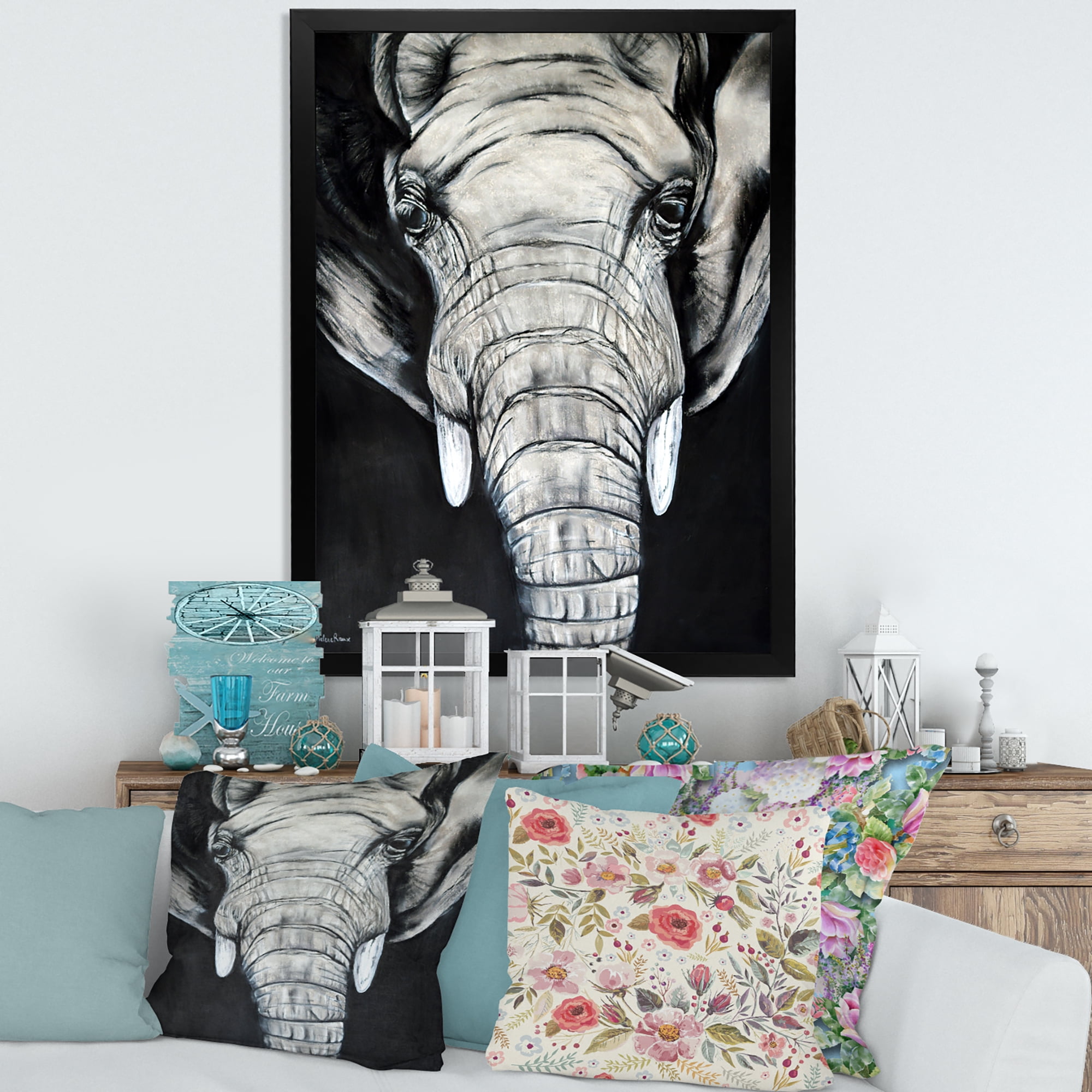 Designart 'The Close Up Portrait Of An African Elephant' Farmhouse Framed Art Print
