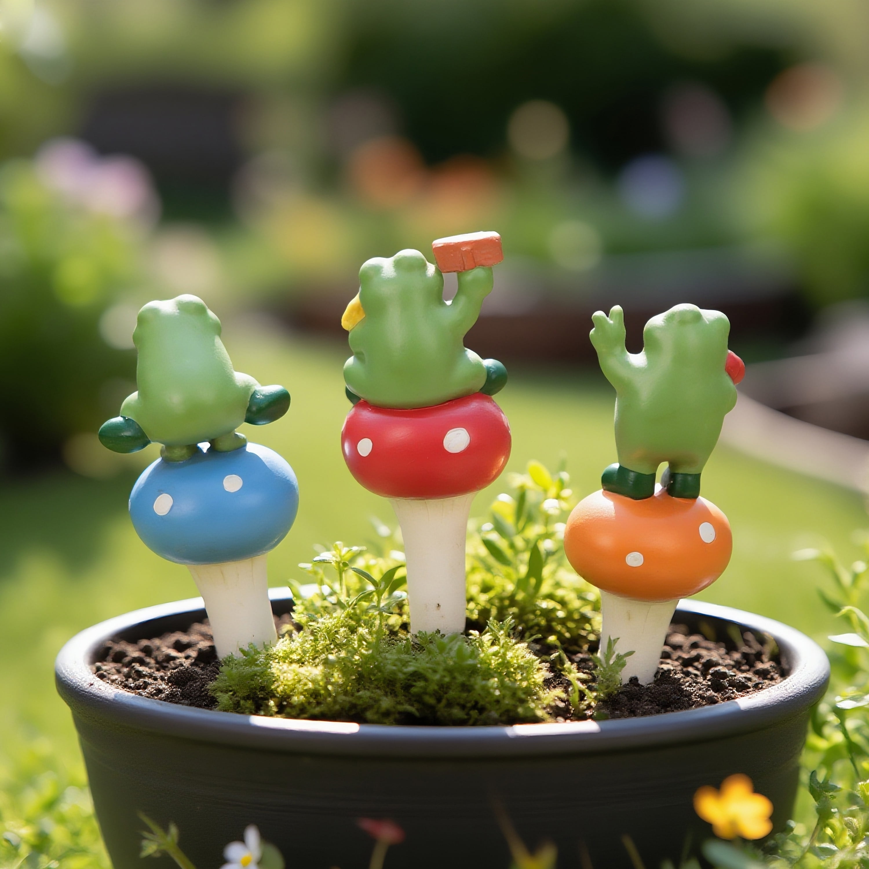 Mainstays Outdoor 3PK Frog and Mushroom Planter Stakes, 2.13 in L x 1.75 in W x 7.75 in H