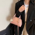 thumbnail image 2 of Bolso pequeño cuadrado de mano de moda retro 2025 para mujer, bolso Boston Morimeng para desplazamientos diarios, bolso bandolera versátil., 2 of 5