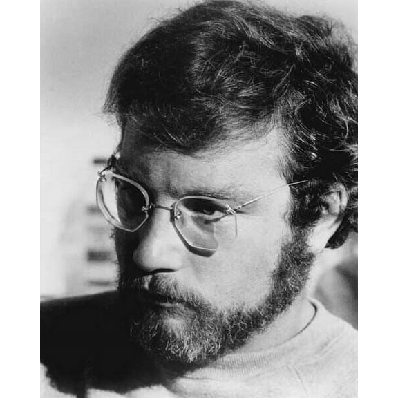 Richard Dreyfuss in sweat shirt & glasses as Matt Hooper from Jaws 8x10 photo