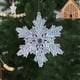 thumbnail image 4 of Adornos colgantes de copos de nieve de acrílico, decoración para árbol de Navidad, copos de nieve de cristal de hielo transparente, decoración festiva para el hogar, regalo navideño, adorno, 4 of 9