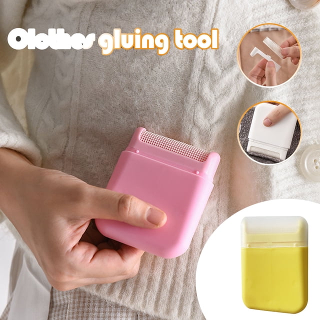 fiudx quitapelusas manual Amarillo, herramienta portátil para quitar pelusas, vista frontal sujeta con la mano sobre suéter texturizado con cabezal de malla visible; insetes muestran desmontaje del cabezal y aplicación sobre tela para eliminar pelo de mascotas.