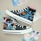 thumbnail image 1 of 2025 nuevos zapatos de lona de oso de fresa de punto de primavera y verano para niñas estudiantes lindos zapatos deportivos de oso tendencia de otoño, 1 of 5