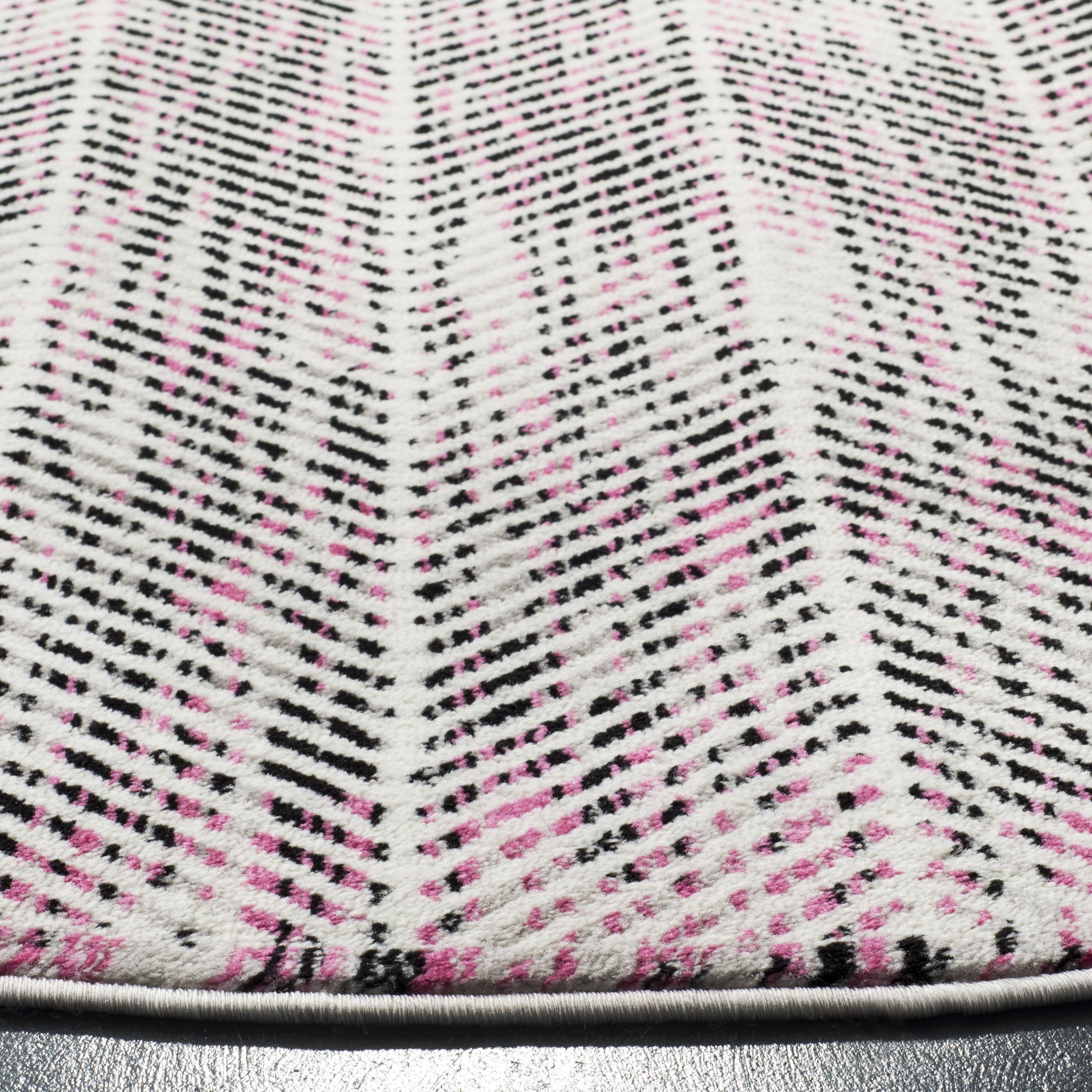 SAFAVIEH Skyler Collection SKY194P Grey / Pink Rug