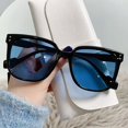 thumbnail image 1 of Gafas de sol cuadradas Vintage para hombre y mujer, lentes de sol clásicas de lujo, UV400, para conducir al aire libre, 2024, 1 of 3