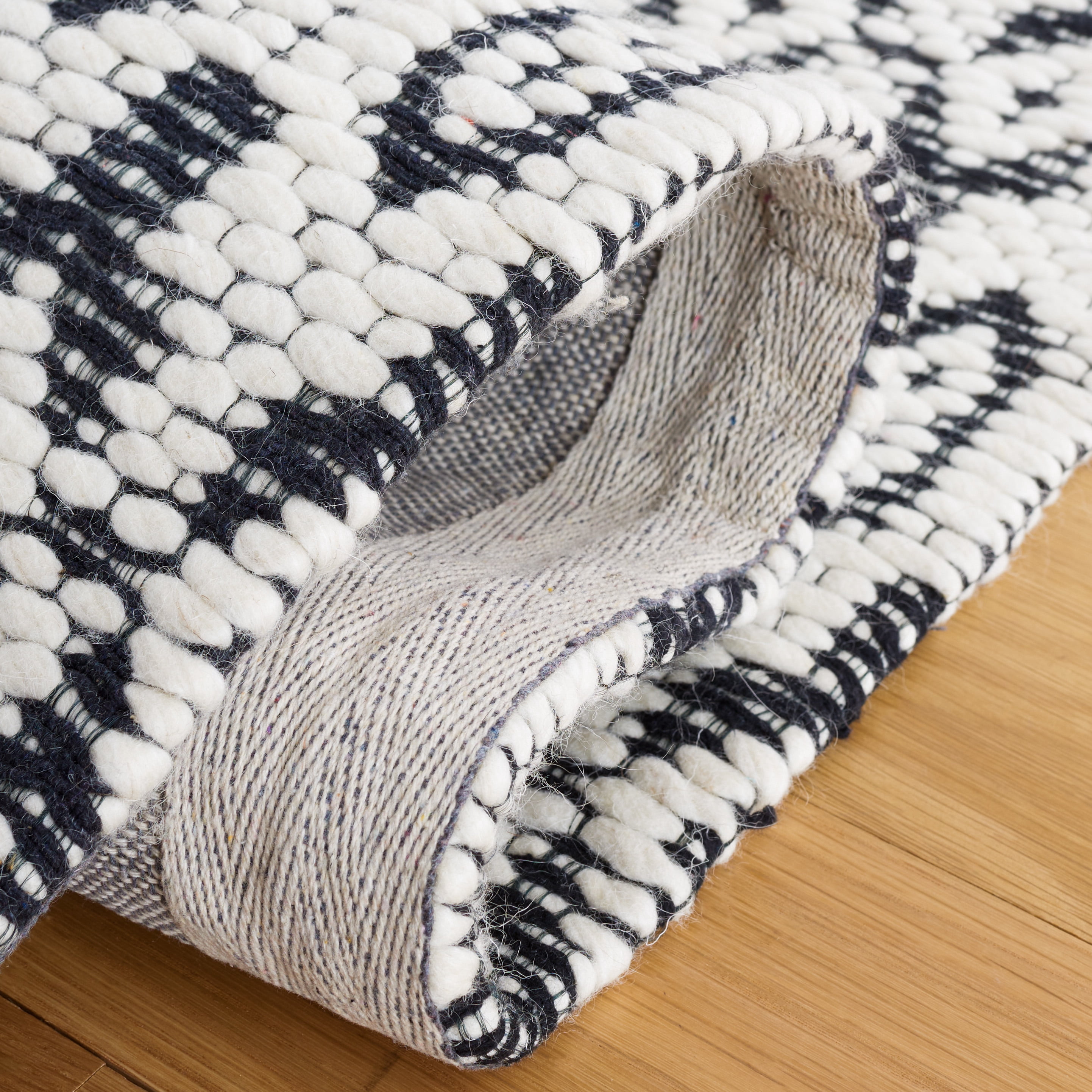 SAFAVIEH Vermont Wayra Trellis Area Rug, Ivory/Black, 5' x 8'