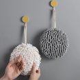 thumbnail image 1 of Limpieza del hogar Bola de mano de chenilla Suministros de cocina creativos Toalla de mano colgante multifuncional Absorber agua Secado rápido 2 Toalla de mano seca colgante esquí esquí Gafas de esquí, 1 of 5
