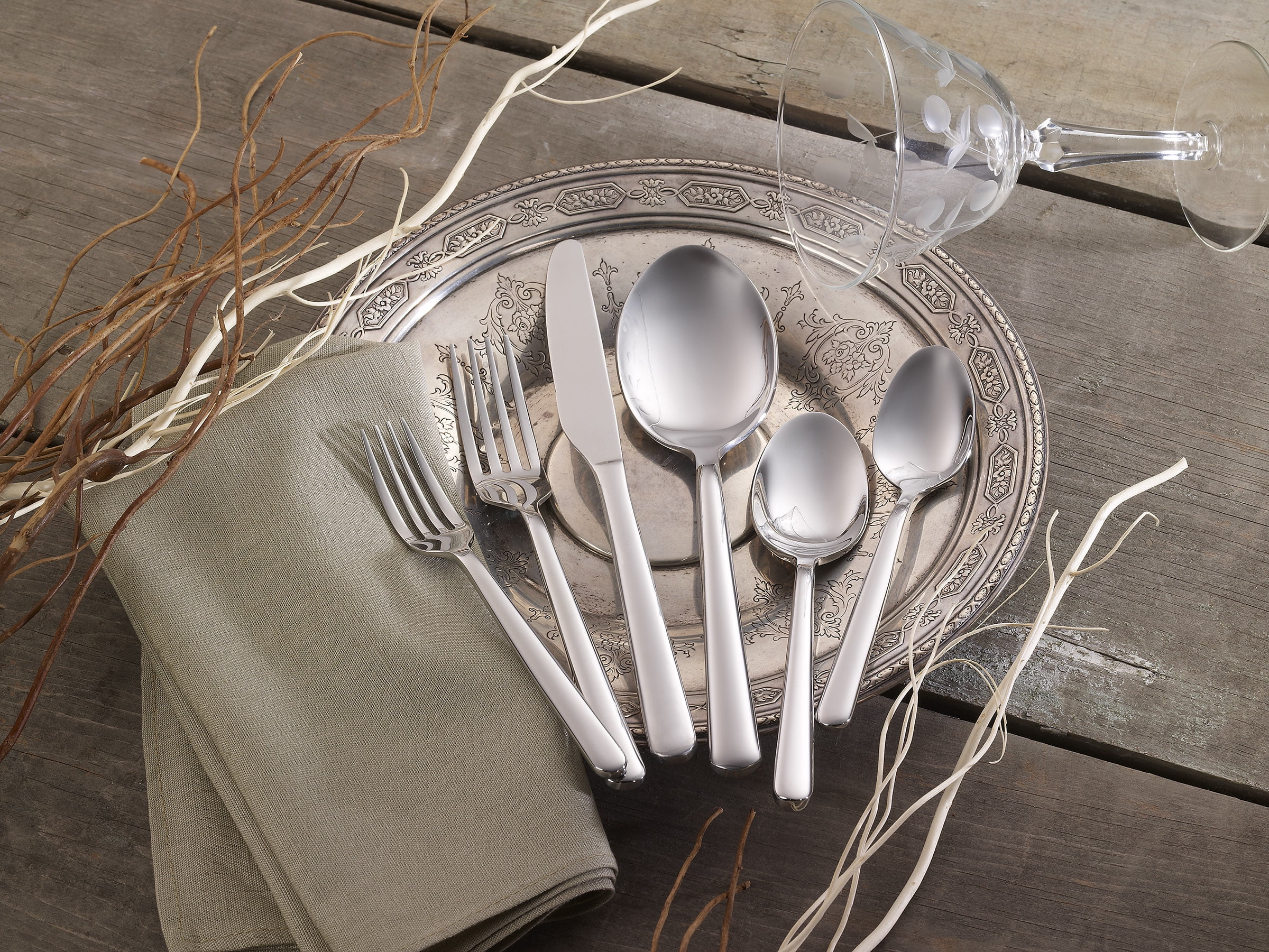 Lorena 42Piece Binghamton Heavy Flatware Set