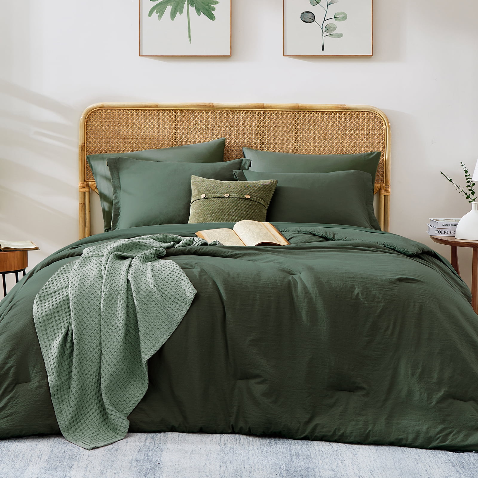 Amberspace Prewashed fabric 7-piece Bed in a Bag Comforter Set with Sheets,Dark green,Queen