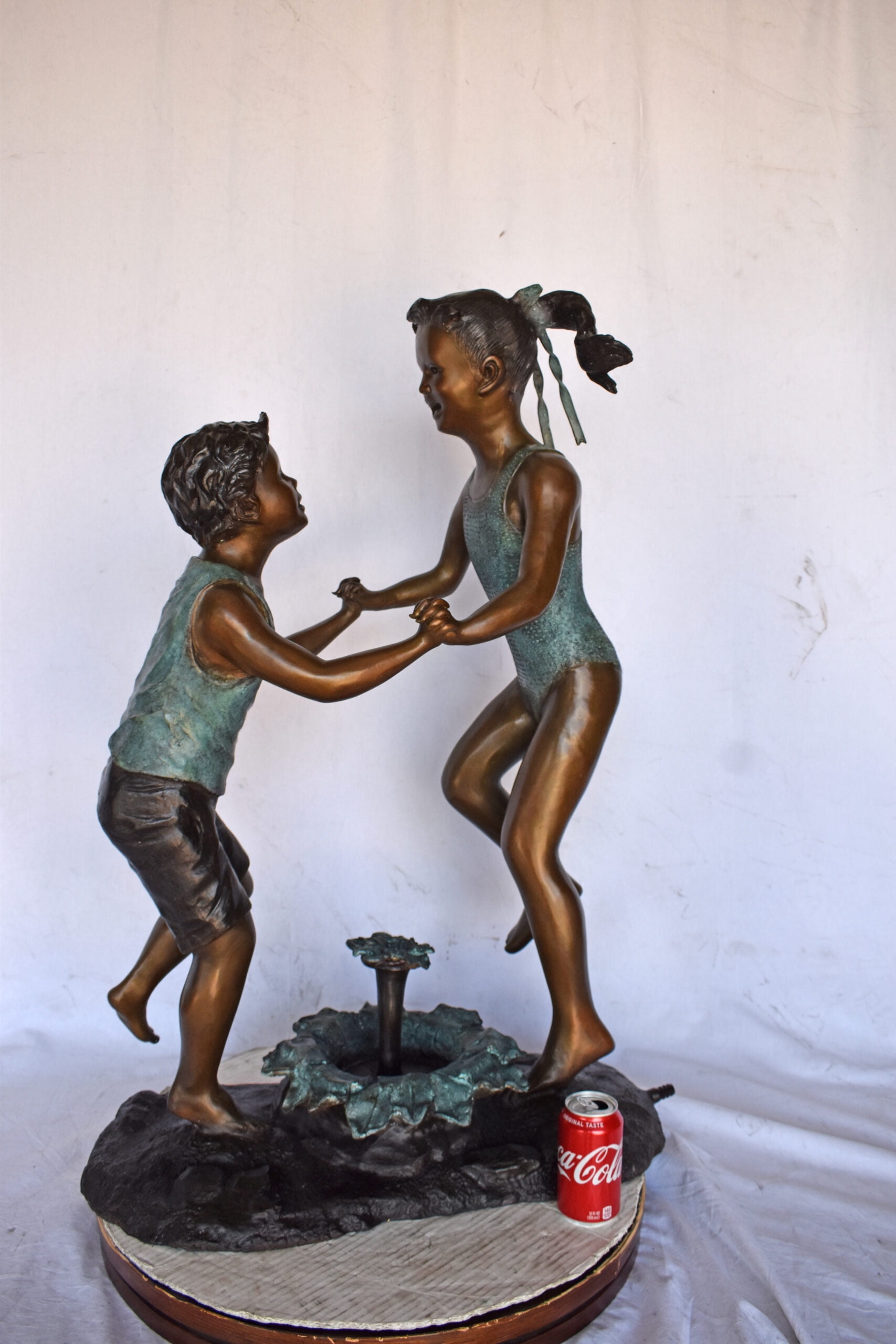 Nifao Outdoor Fountain Statue Bronze Boy and Girl Dancing Garden Patio Water Feature – Outdoor Garden Decor Sculpture, 28"L x 13"W x 38"H