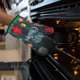 thumbnail image 3 of juegos de manoplas para horno, agarraderas, guantes para horno resistentes al calor y almohadillas aislantes del calor., 3 of 7