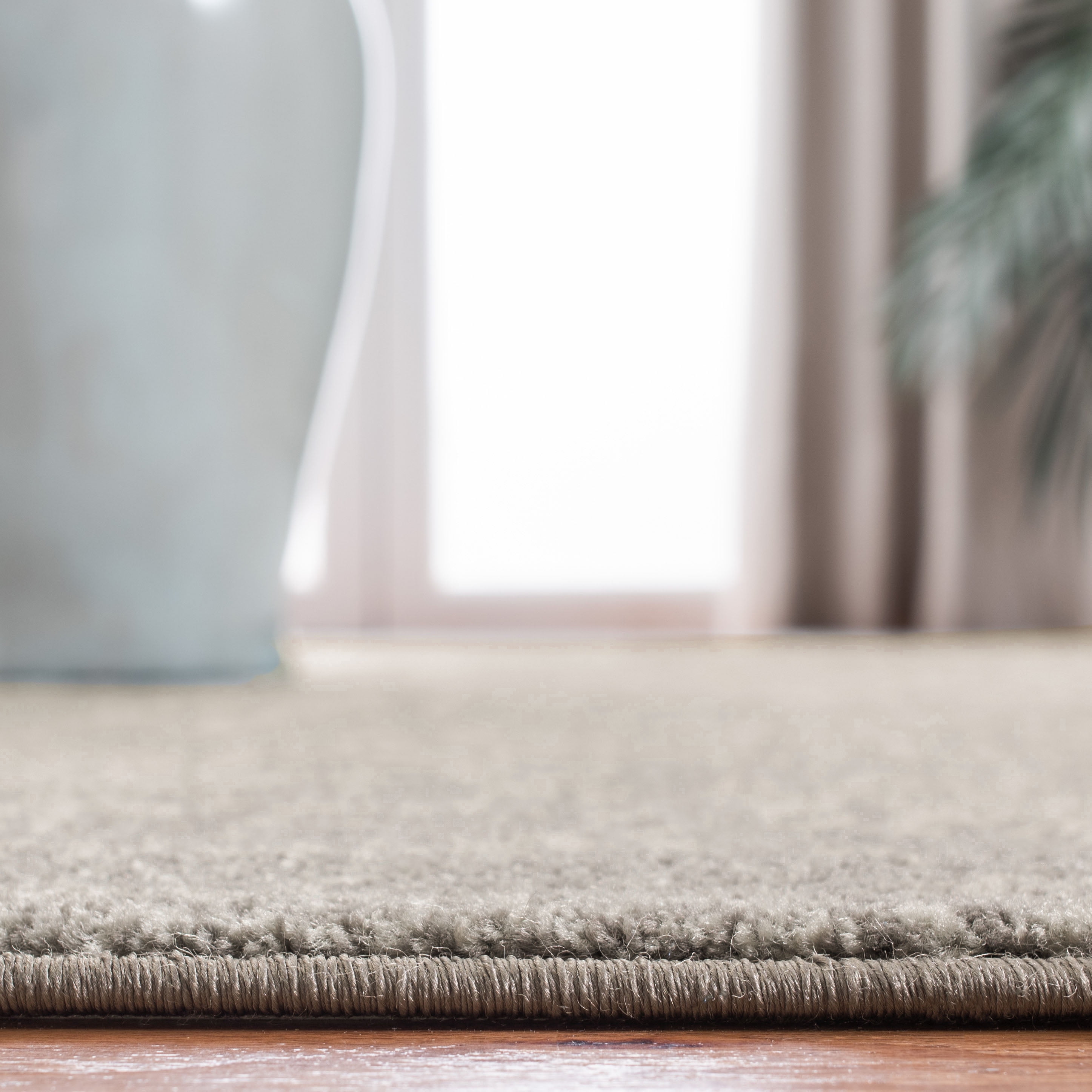 Safavieh Evoke Trena Floral Area Rug, Silver/Ivory, 6' x 8'