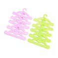 thumbnail image 3 of 10 piezas de plástico perchas de ropa de doble color accesorio de muñeca para muñeca de 18 pulgadas, 3 of 5
