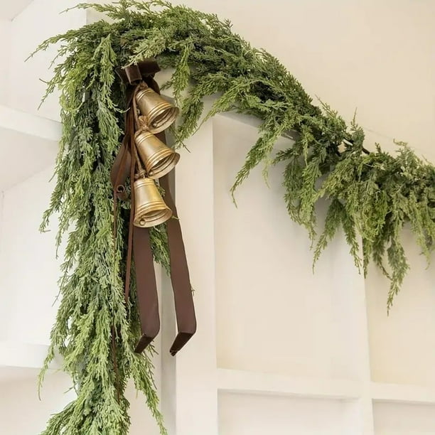 Adornos navideños, regalos navideños, hojas de pino artificiales de ratán, agujas de pino artificiales de ratán, repisa de invierno, mesa, porche, corona navideña, corona navideña verde, decoraciones