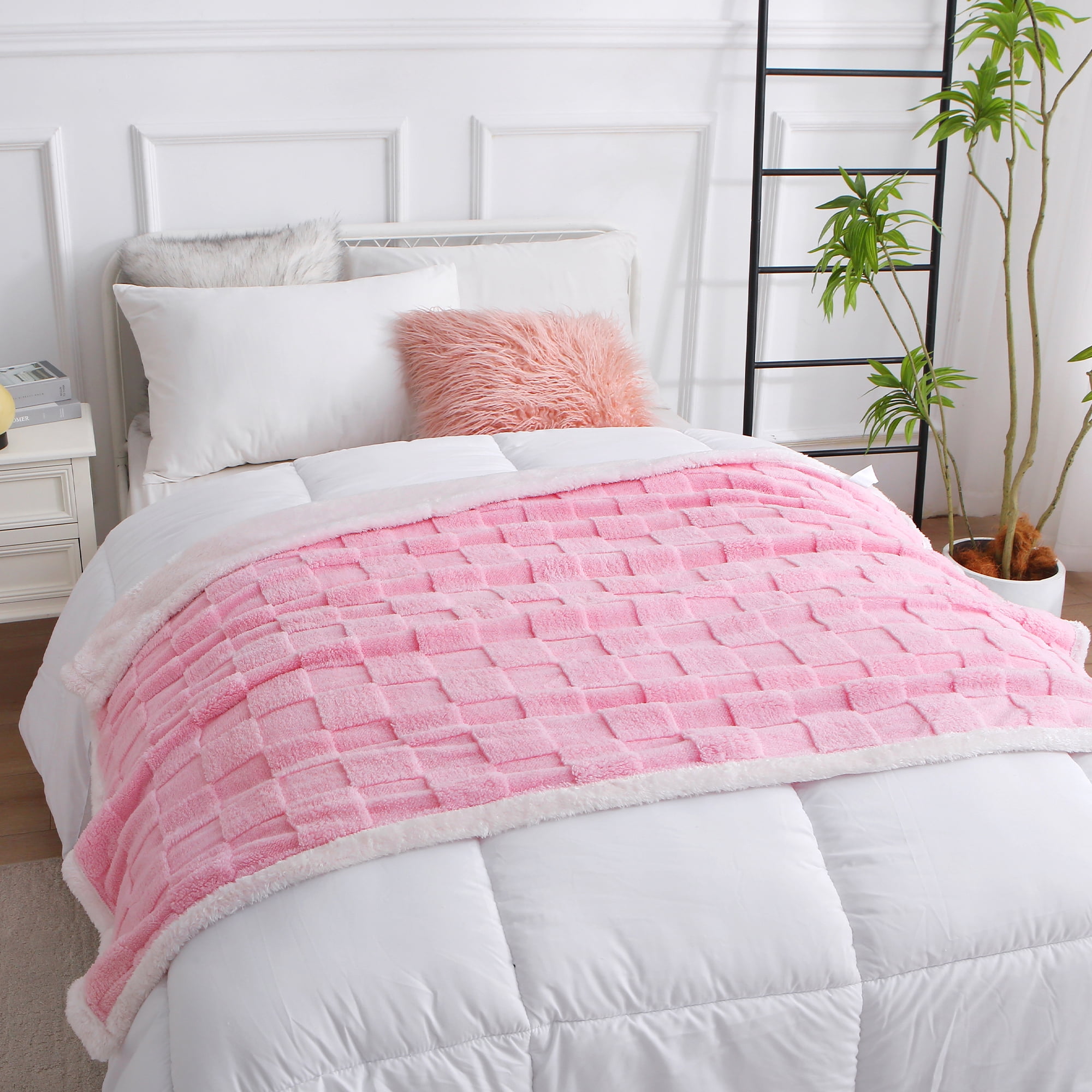 Fleece Twin Size Blanket for Sofa Pink - Soft Lightweight Plush Cozy Fuzzy Checkered Warm Winter Blanket Microfiber, 60x80 inches