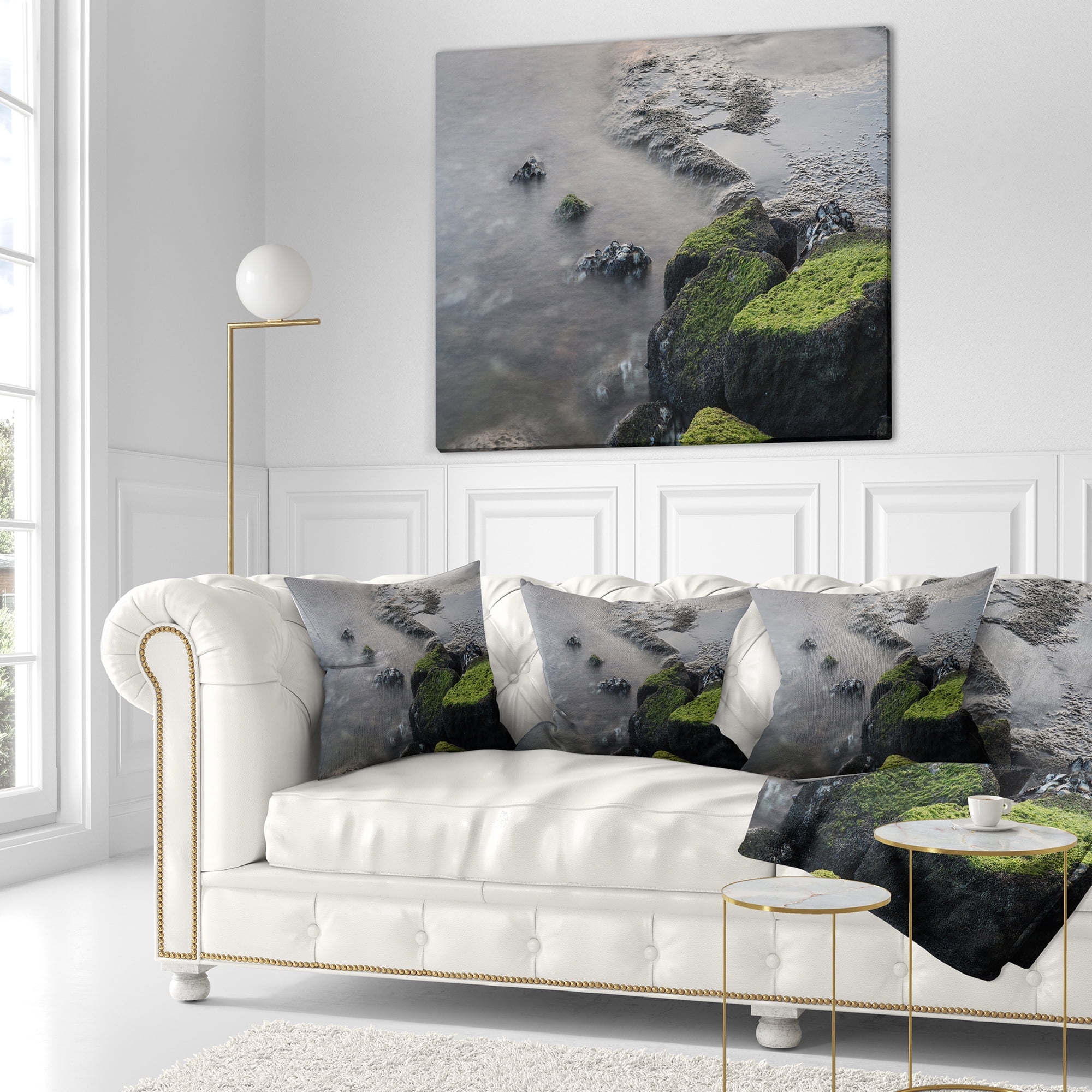 Designart Green Rocks in Beautiful Sydney Coastline - Seashore Throw Pillow - 18x18