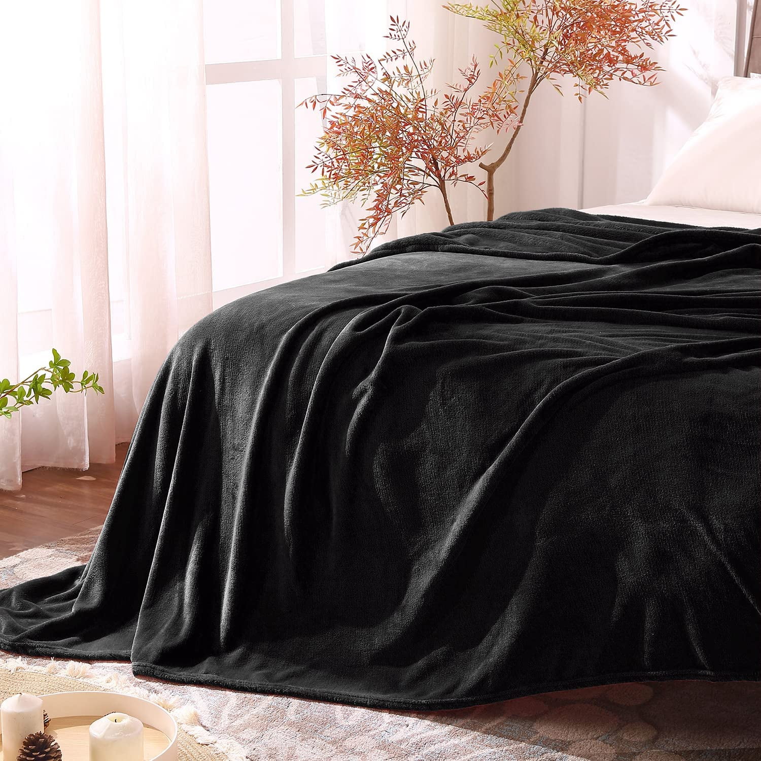 Fluffy black blanket hotsell