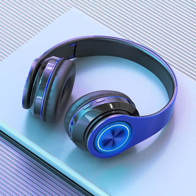 Auriculares Bluetooth Blukids 2024 con luz LED, reducción de ruido, Bluetooth 5.3, auriculares inalámbricos supraaurales, graves profundos, sonido HiFi, cómodas almohadillas de proteína, 7 horas de