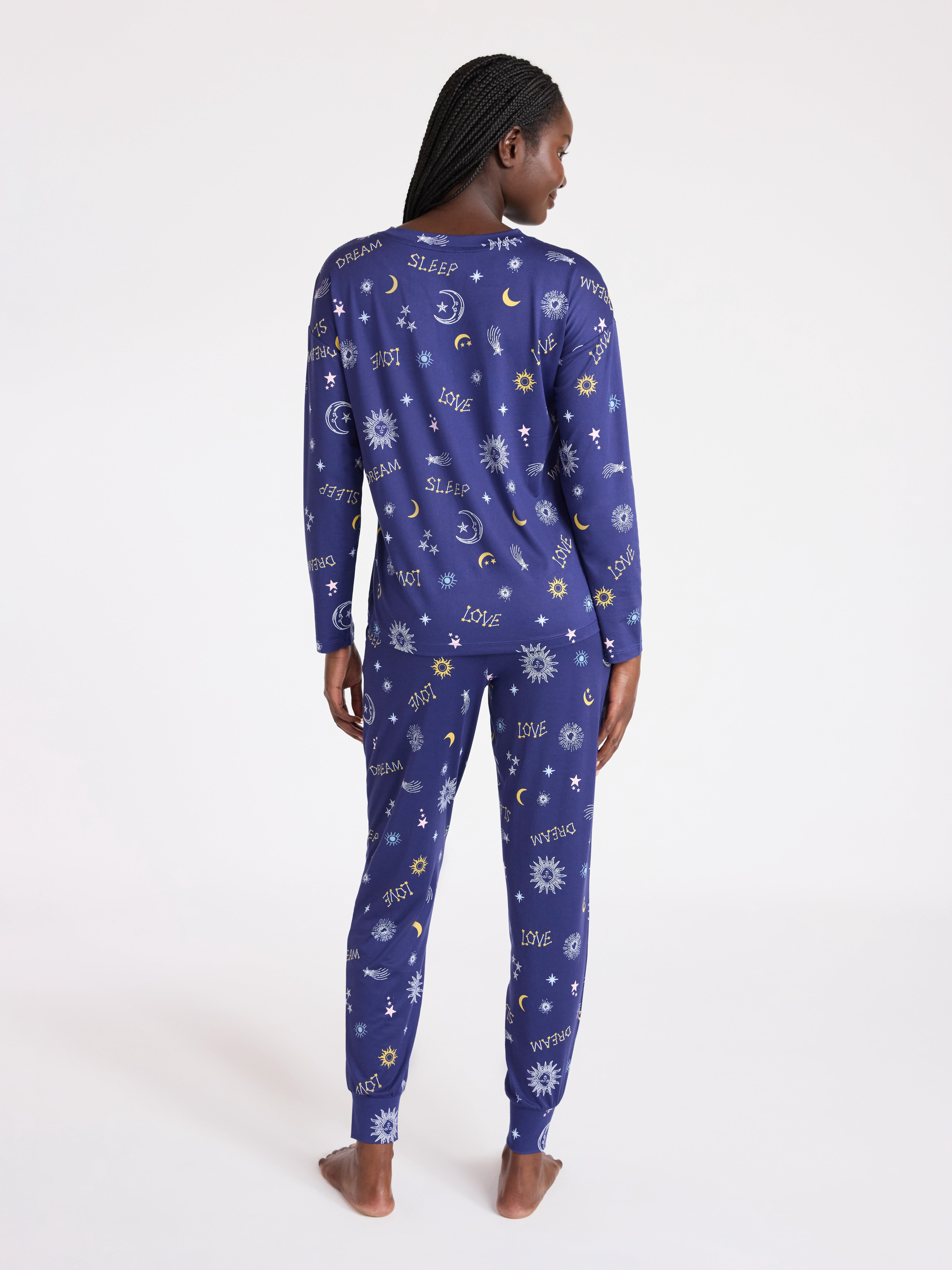 Joyspun Women's Dreamy Soft Collection Long Sleeve Sleep Top and Joggers Pajamas Set, 2-Piece, Sizes XS-3X