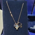thumbnail image 2 of Collar Swarovski Mano De Fátima Hamsa + Kit De Regalo, 2 of 5