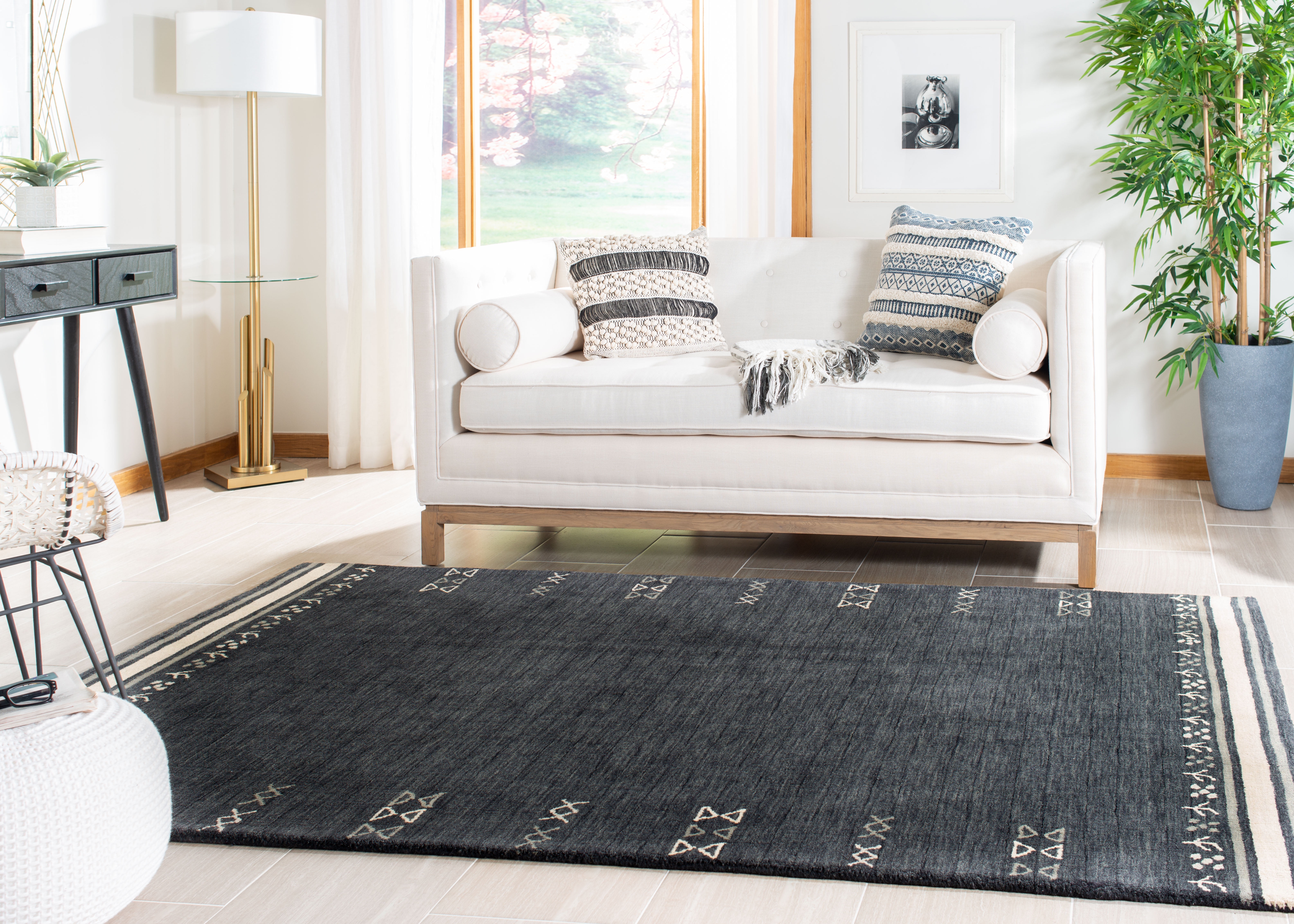 Safavieh Himalaya Dorothea Solid Wool Area Rug, Charcoal, 5' x 8'
