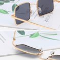 thumbnail image 3 of Gafas de sol cuadradas clásicas, gafas polarizadas anti Vintage, gafas de sol, gafas Marco dorado claro Hugo Gafas de sol rectangulares vintage, 3 of 5