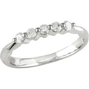 1/5 Carat T.W. Diamond Anniversary Ring in 10kt White Gold