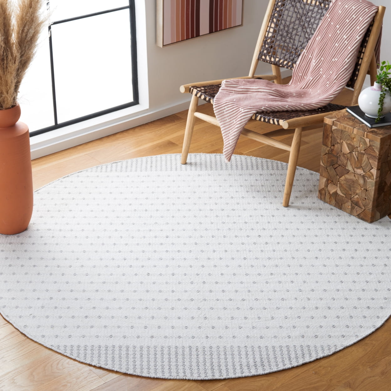 SAFAVIEH Montauk Nuala Abstract Dots Cotton Area Rug, Light Grey/Ivory, 6' x 9'