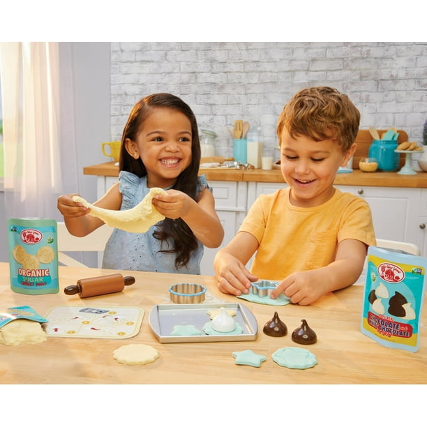 Little Tikes Creative Chefs Cookie Kit with Make-It Mix Play Sand