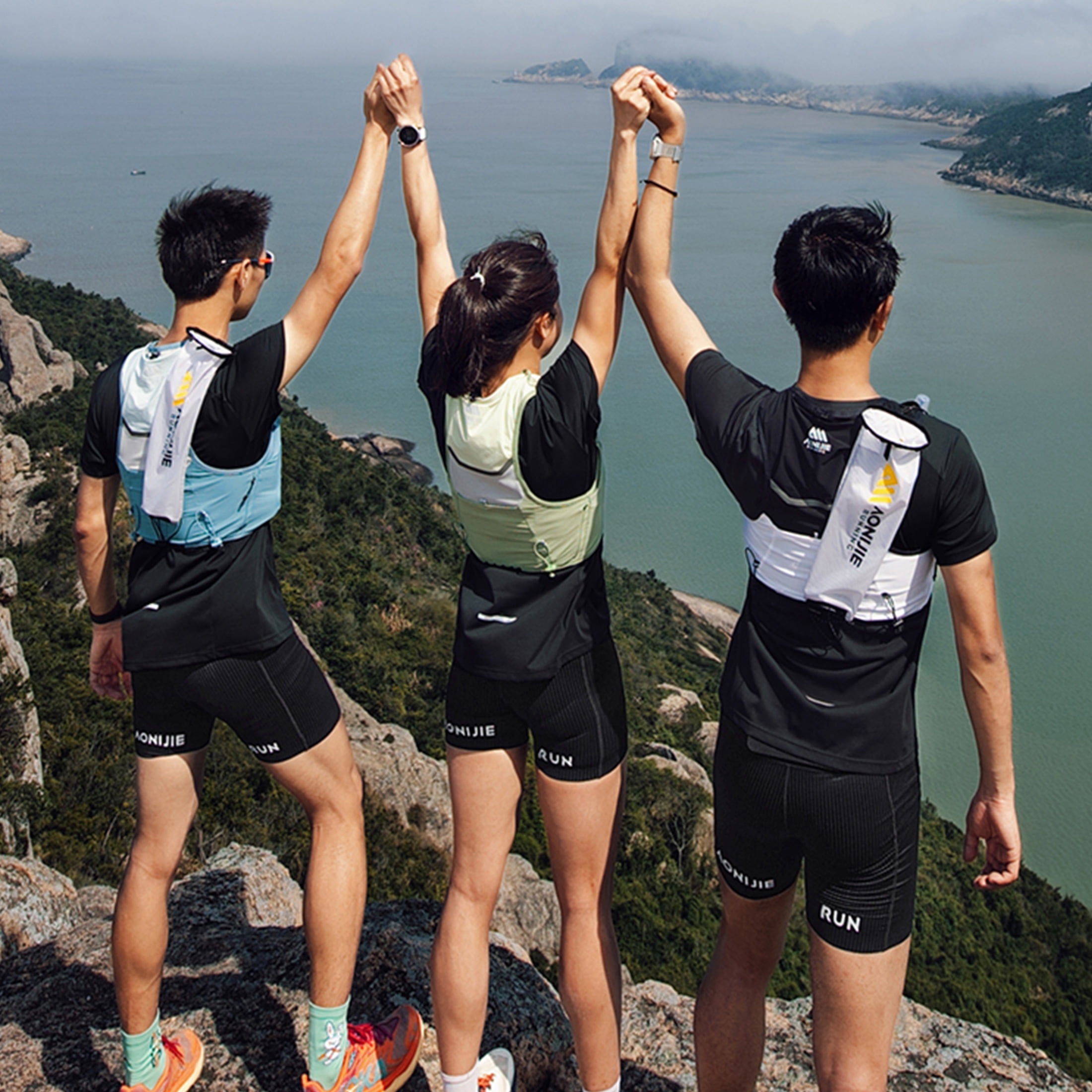 AONIJIE C9116-5L Lightweight Hydration Vest Fits 68 inch Phones Trail Running Hiking