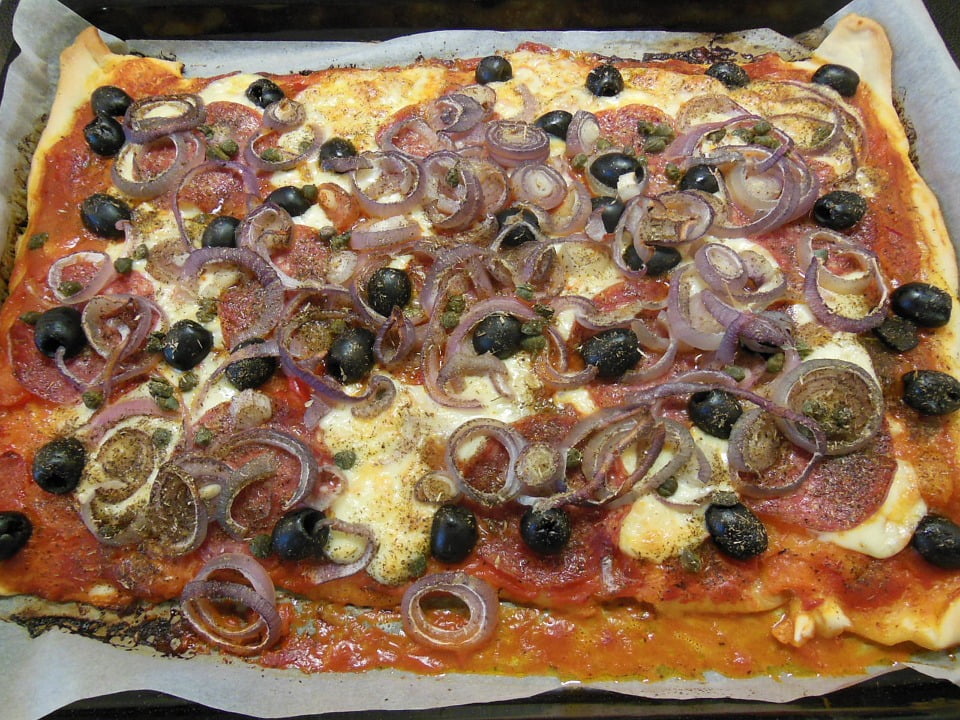 Pizza Tomatoes Pizza Topping Delicious Olives12 Inch BY 18 Inch