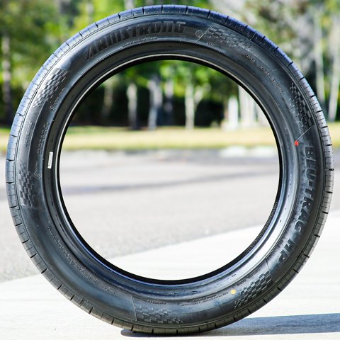 Armstrong Tires Armstrong Blu-Trac HP 235/40R20 96Y High Performance XL a/s All Season Tire simolary.com 25 Armstrong Tires Armstrong Blu-Trac HP 235/40R20 96Y High Performance XL a/s All Season Tire Simolary simolary.com 25