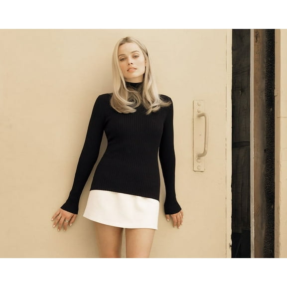 Once Upon A Time In Hollywood Margot Robbie As Sharon Tate 24X36 Classic Hollywood Poster