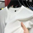 thumbnail image 3 of Camiseta de manga corta de seda de hielo de bambú para hombre, cómoda, elástica, de color sólido, informal, versátil, fina, de media manga, a la moda, 3 of 4