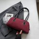 thumbnail image 5 of Bolso Hombro para Mujer Con Múltiples Bolsillos en Las Axilas Gamuza Sintética (vino) Rojo, 5 of 8