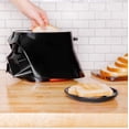 thumbnail image 3 of Uncanny Brands Star Wars Darth Vader Halo tostador - Ilumina y hace sonidos de sable de luz, 3 of 5