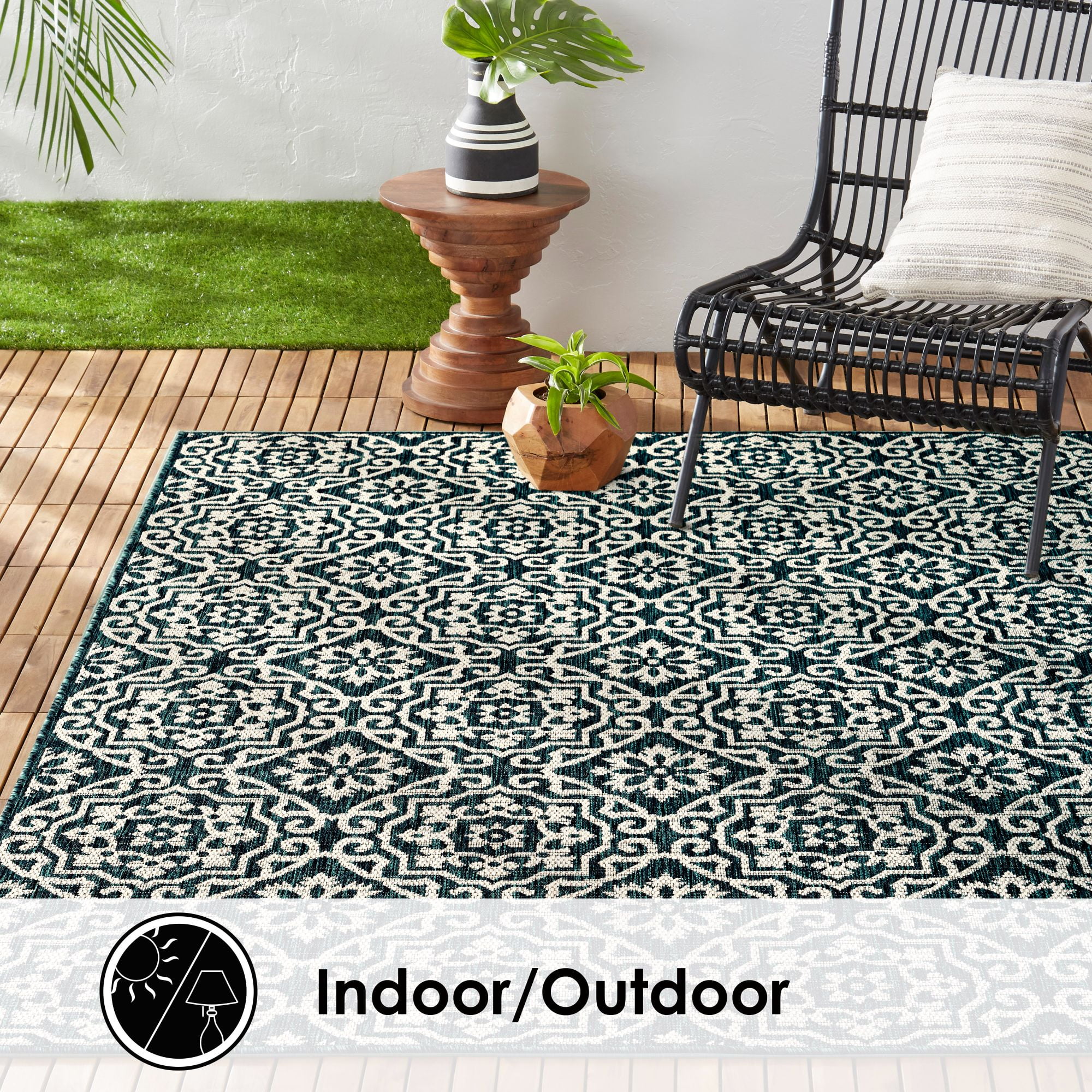 Nicole Miller New York Patio Country Danica Transitional Geometric Indoor/Outdoor Area Rug, Navy Blue/Ivory , 5'2"x7'2"