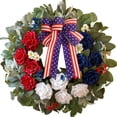 thumbnail image 2 of Grande Couronne de Porte d'Entrée Patriotique avec Fausses Feuilles Vertes, Fleurs Rouges Blanches Bleues et Nœud, Décoration Intérieure et Extérieure pour le Jour du Souvenir Ou le Jour de l'Indépendance pour Porche, Mur, Garage, Fête, Jardin, 2 of 9