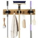 thumbnail image 3 of Yuarrent Colgador de almacenamiento de fregonas de montado en la pared elegante baño cepillo de cocina bola de baño organizador escoba Almacenamiento y organización del hogar, 3 of 6