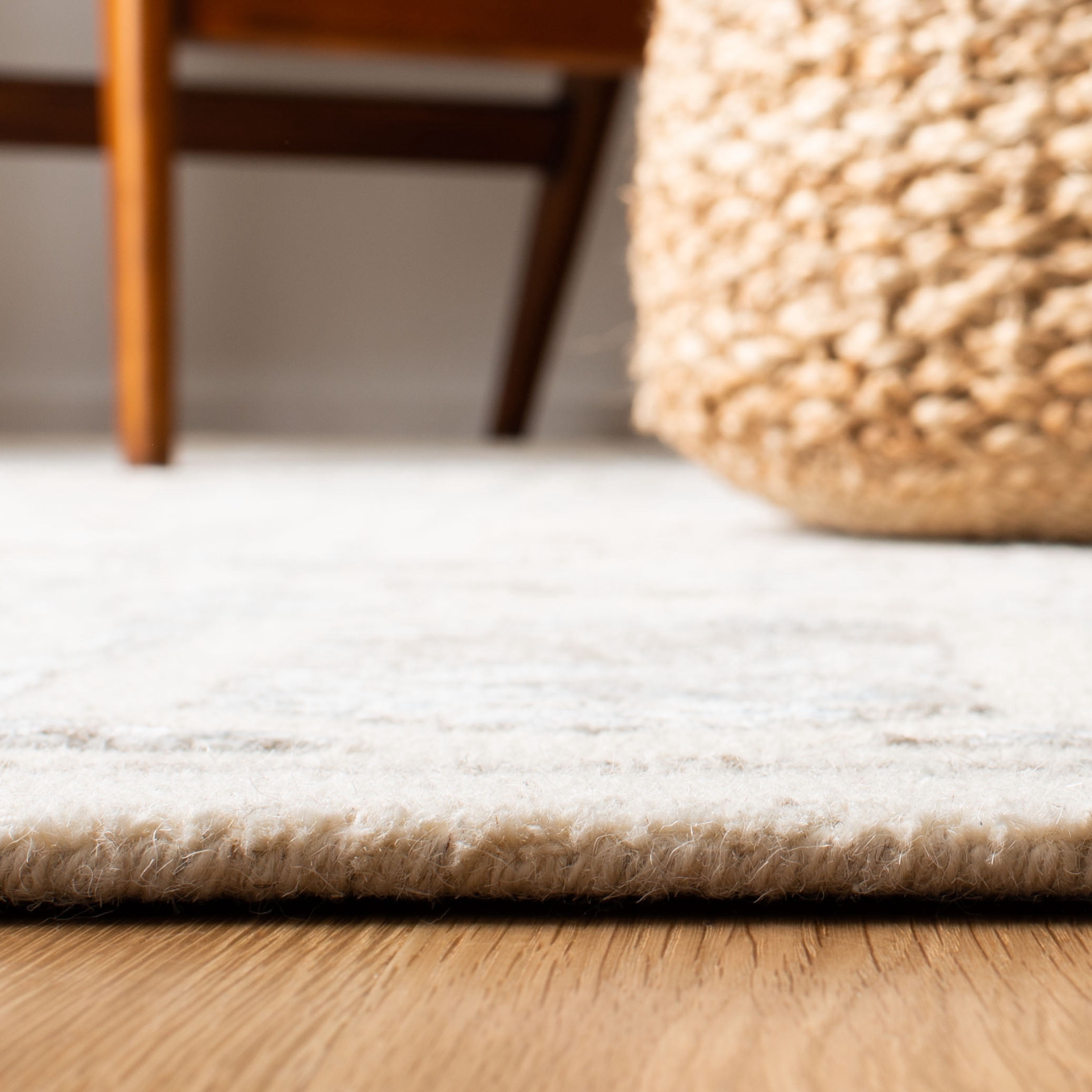 SAFAVIEH Artistry Jorie Geometric Area Rug, Ivory/Beige, 9' x 12'