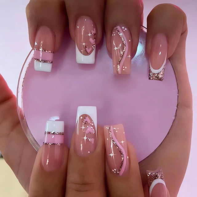 IMSOHOT Coffin Press on Nails Uñas postizas acrílicas largas Bailarina francesa Uñas postizas Pegamento en uñas Cubierta completa brillante Uñas con purpurina color nude con diseños de corazón rosa 24
