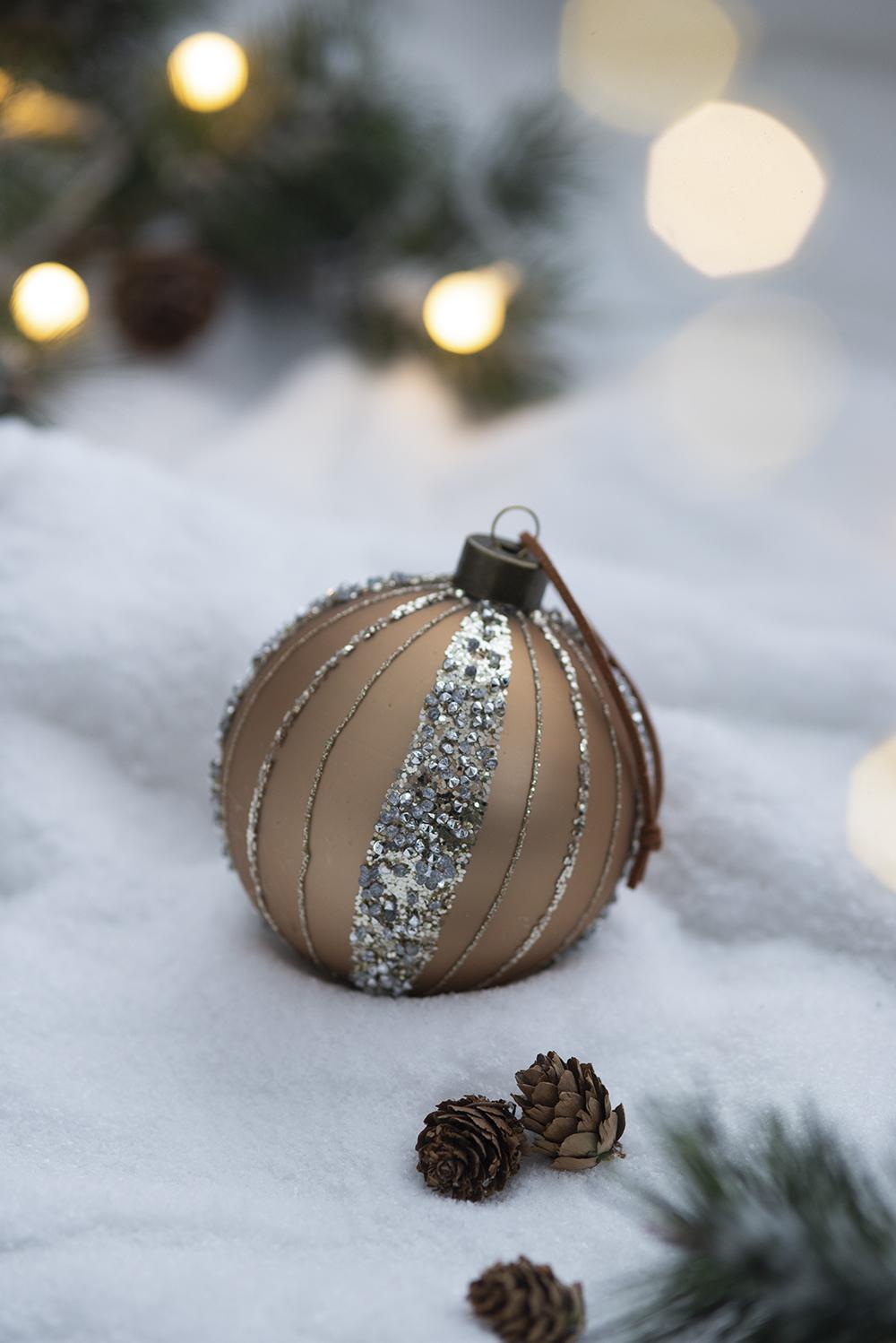 Set of 4 Glass Christmas Ball Ornaments with Glitter and Painting Design by Riccardo Tree Decor