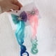 thumbnail image 1 of Peluca con degradado de tinte deslumbrante con lazo estilo princesa, piezas de cabello, peluca para niños, clip lateral enrollable, clip de mar fluido, accesorios para el cabello, 1 of 5