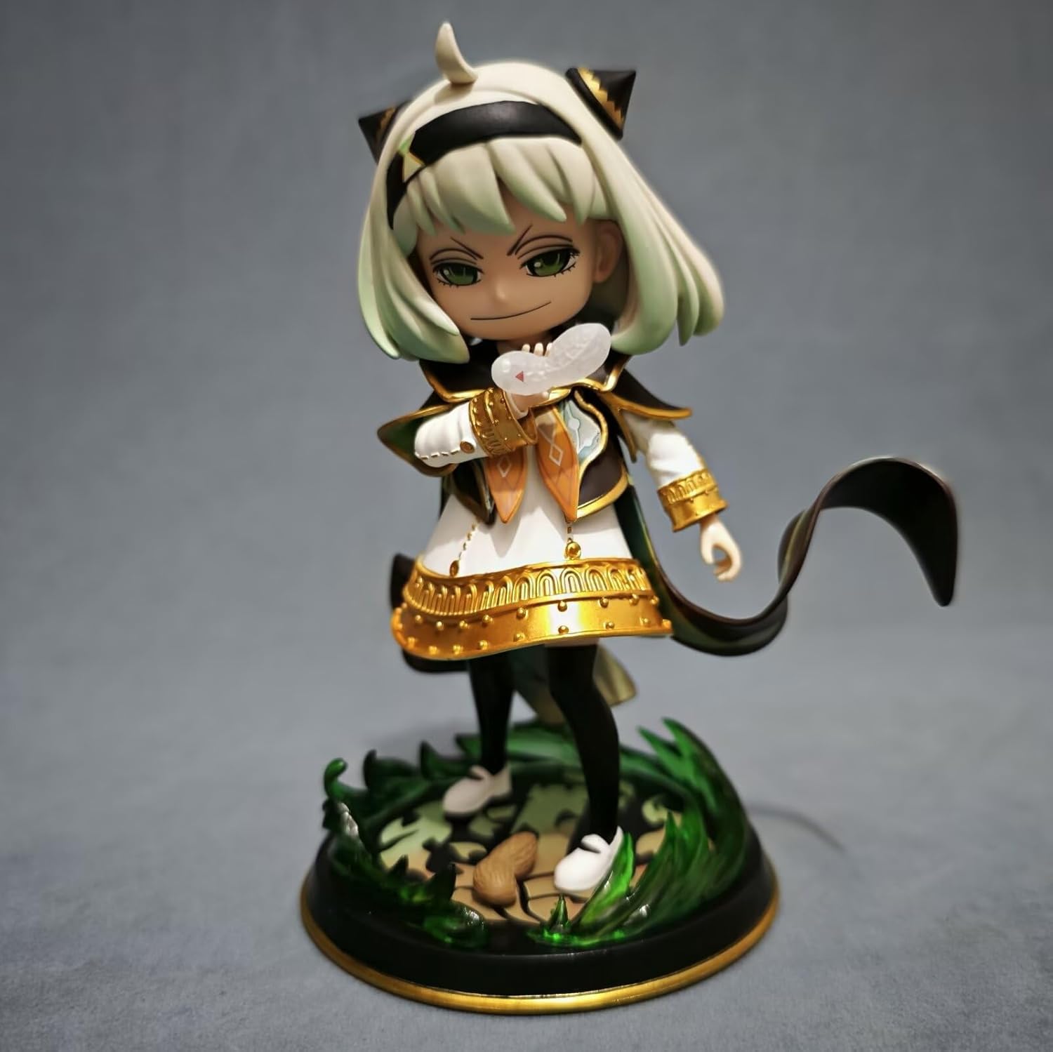New Anya Figure, Standing Firefly Anya Forger Action Figures 16cm/6.3inch PVC Character Figurine Cosplay Model Handicrafts for Anime Fans Gift (Green)